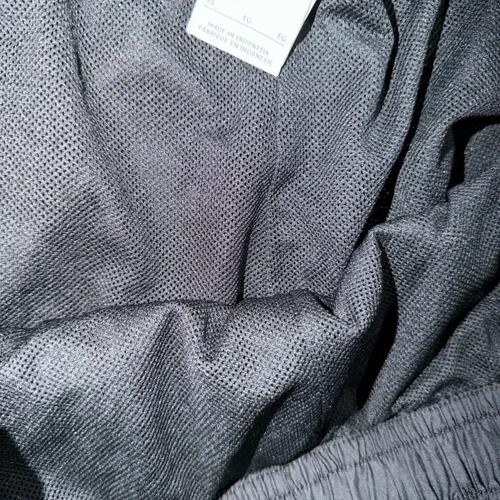 Nike sportswear woven flow lined shorts black mens XL - Picture 4 of 4